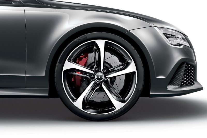 Audi покажет в Нью-Йорке эксклюзивный спорткар RS7 Dynamic Edition