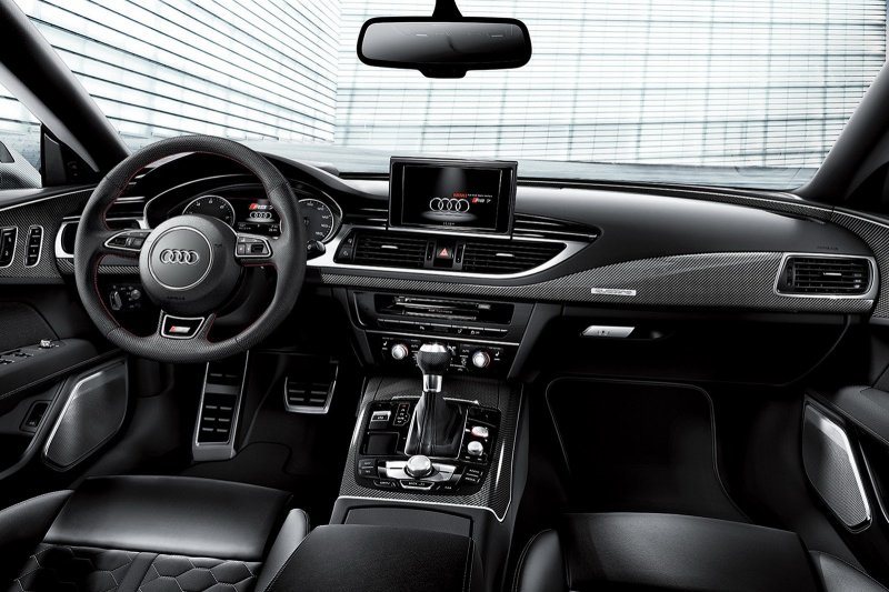 Audi покажет в Нью-Йорке эксклюзивный спорткар RS7 Dynamic Edition