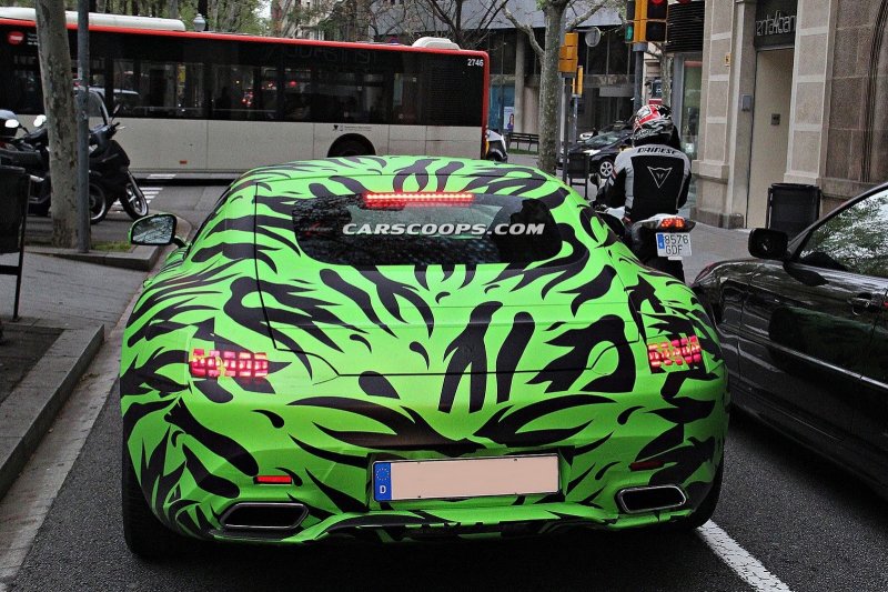 Mercedes-Benz опубликовал фото салона спорткупе AMG GT