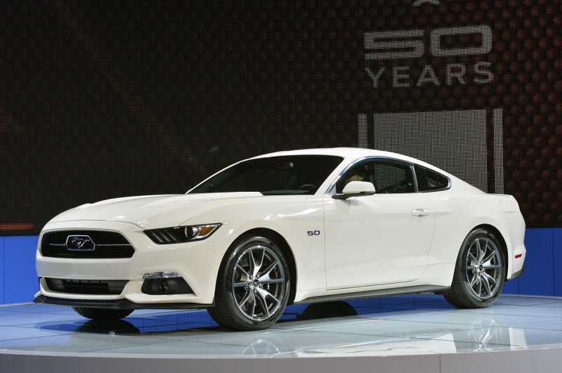 Нью-Йорк 2014: Ford Mustang 50 Year Limited Edition