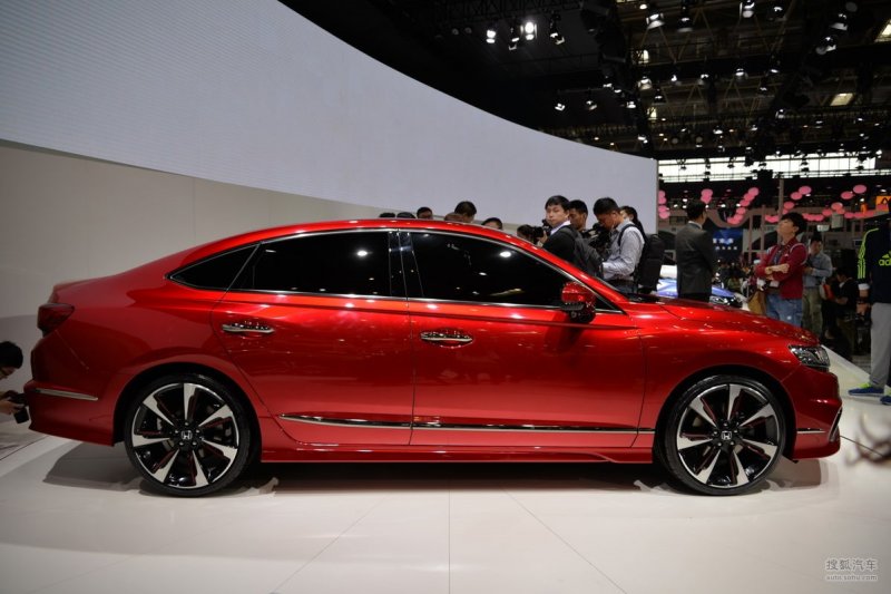 Пекин 2014: Honda показала прототип нового седана Spirior 