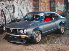 Mazda RX-3 1973 года в классическом олдскульном тюнинге