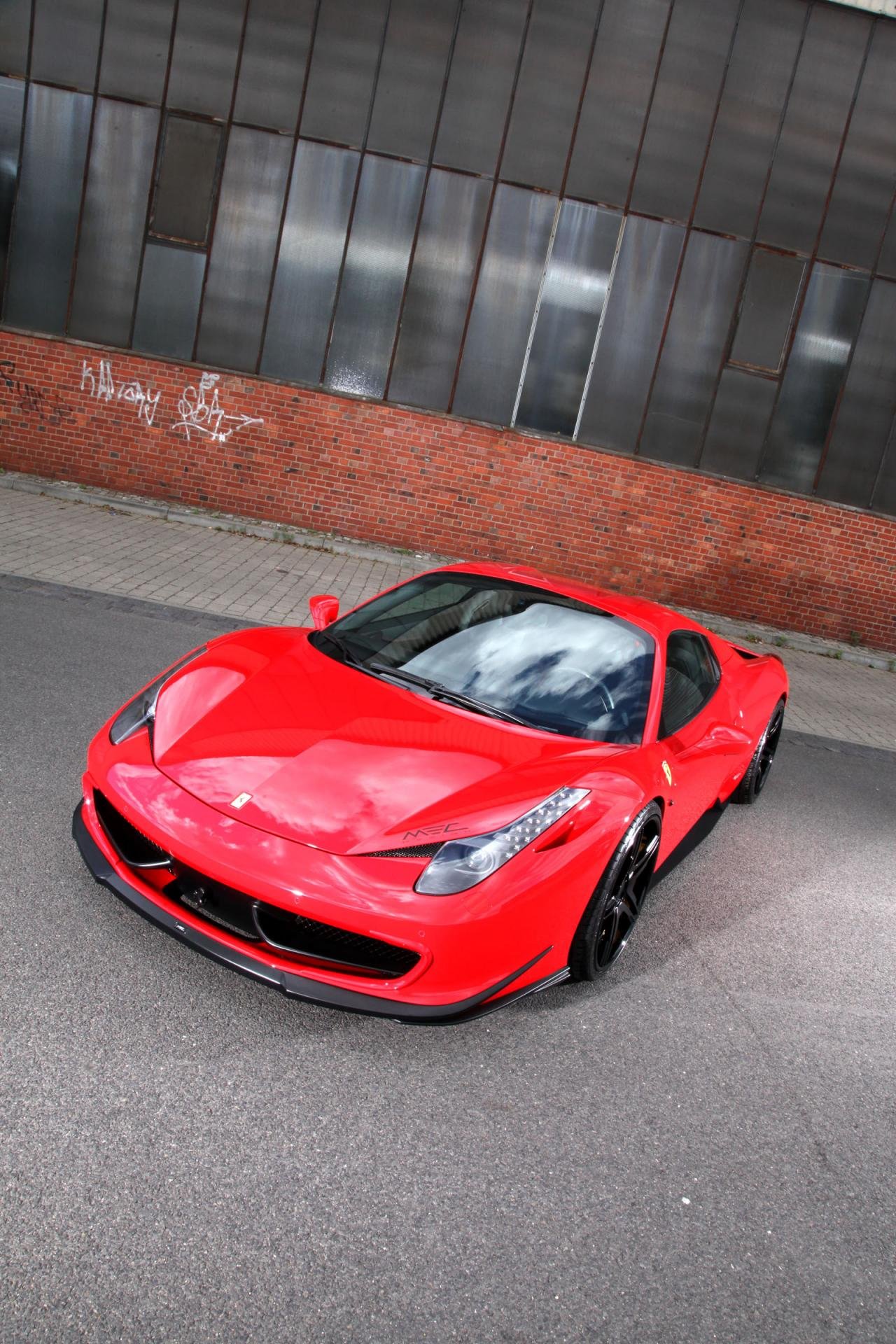 Машина Ferrari 458 Italia