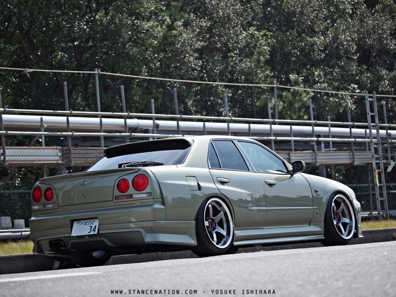 Седан Nissan Skyline R34 GT-T в эксклюзивном тюнинге 