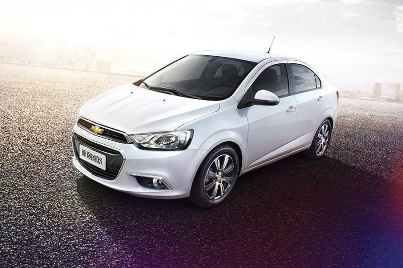 Седан Chevrolet Aveo претерпел рестайлинг 