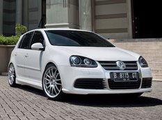 Volkswagen Golf GTI MkV в грамотном азиатском тюнинге