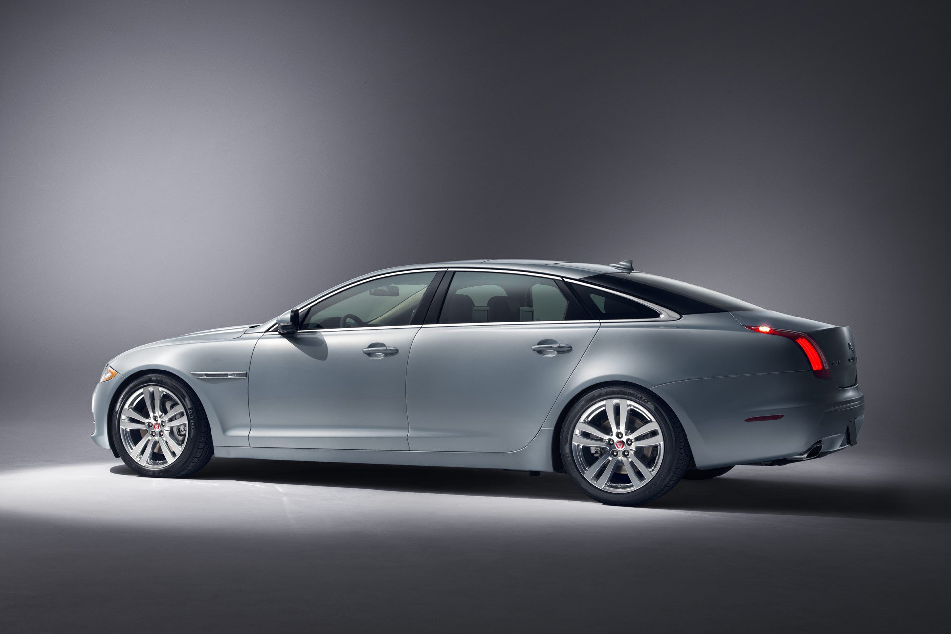 Тест-драйв Jaguar XJ (2014)