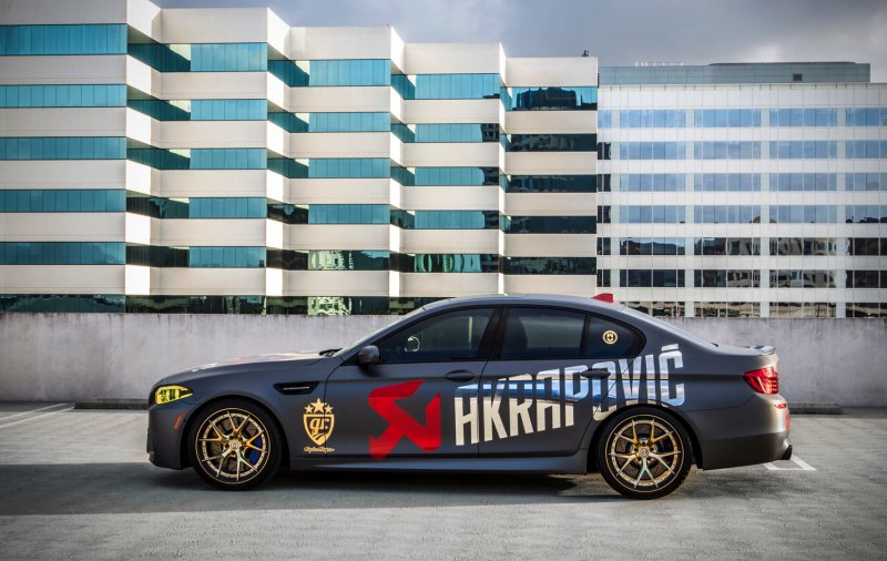 Akrapovic подготовил BMW M5 для автопробега Gold Rush Rally