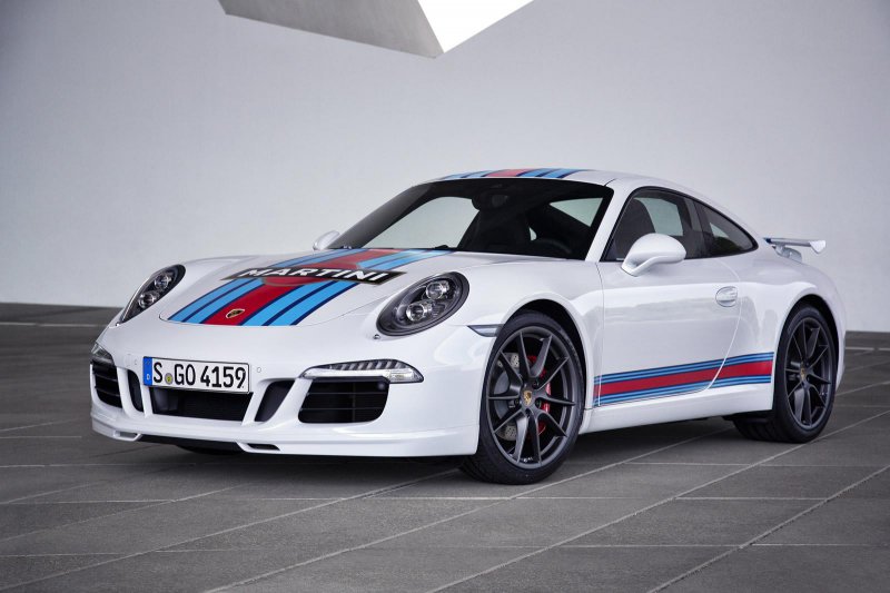 Porsche презентовал 911 Carrera S Martini Racing Edition