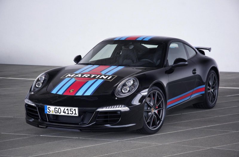 Porsche презентовал 911 Carrera S Martini Racing Edition