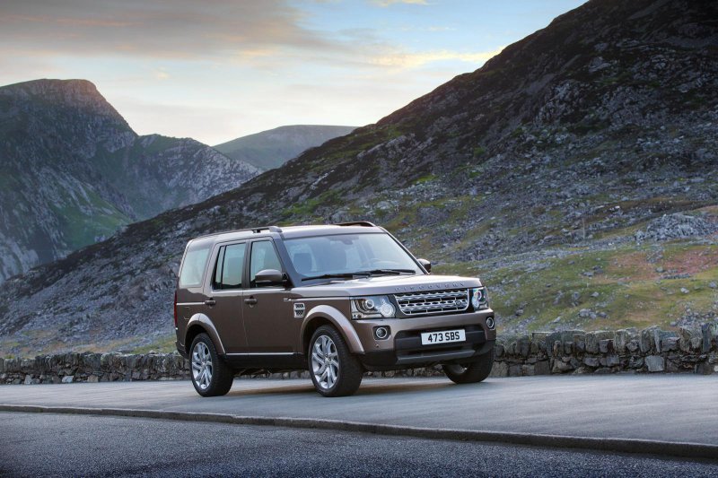 Land Rover слегка освежил внедорожник Discovery 