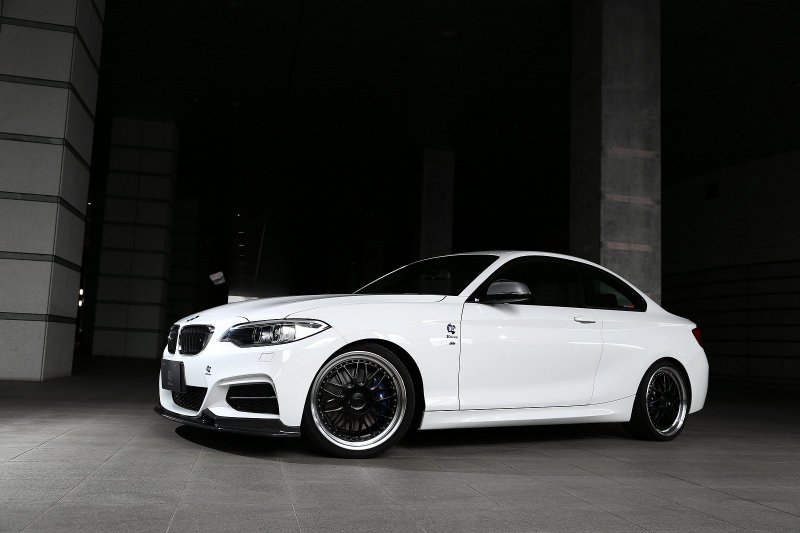 BMW M235i в легком тюнинге 3D Design