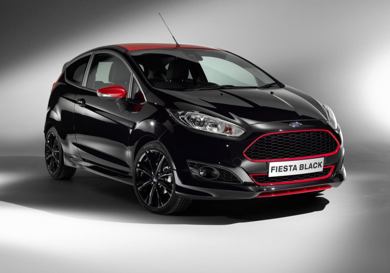 Ford представил 140-сильные хэтчбеки Fiesta Red и Black Edition