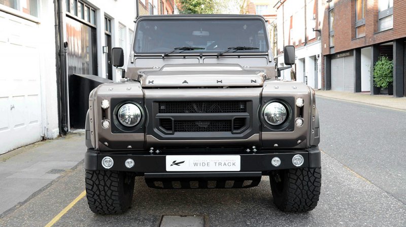 Land Rover Defender XS 110 Chelsea Wide Track от A. Kahn Design