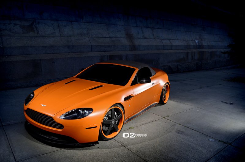 Aston Martin V8 Vantage Roadster на дисках D2Forged