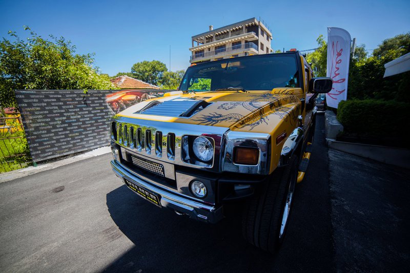 Vilner представил экстравагантный внедорожник Hummer H2