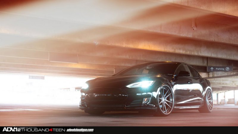 Tesla Model S на дисках ADV.1 Wheels от Wheels Boutique