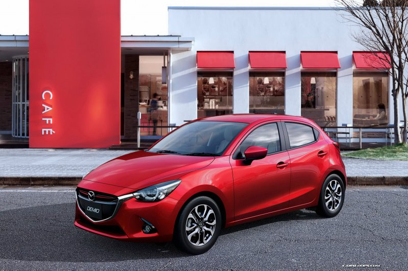 Компактный хэтчбек Mazda2 сменил поколение