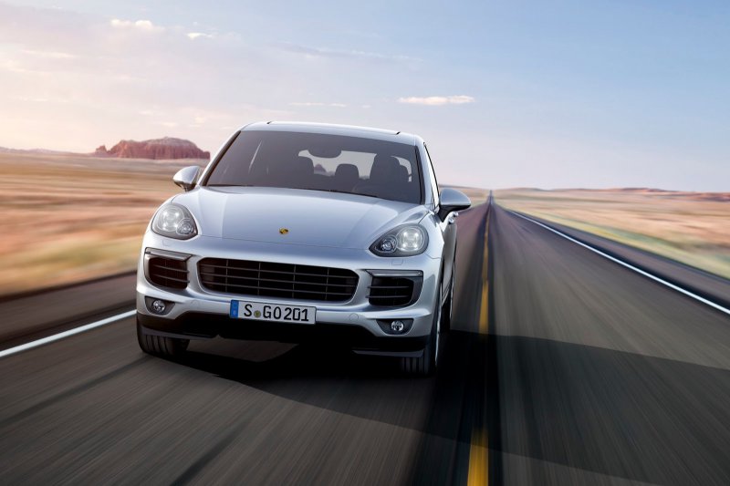 Porsche представил обновленную версию внедорожника Cayenne