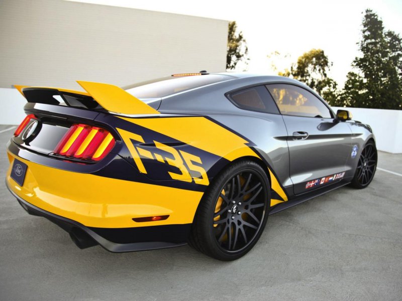 Ford представил F-35 Lightning II Edition Mustang GT