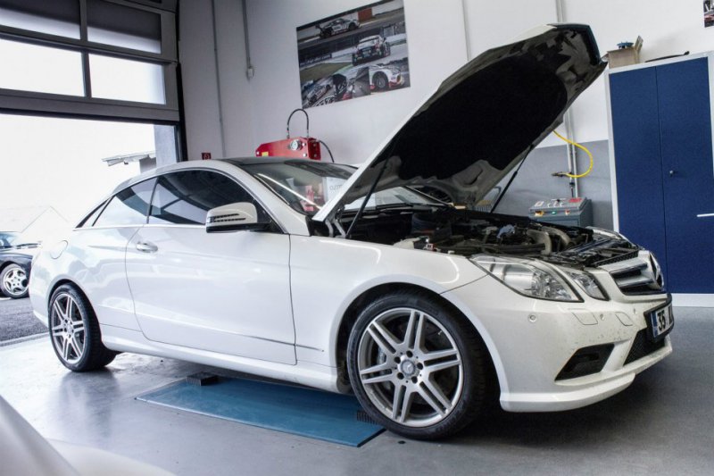 Mercedes E-Class Coupe с двигателем 5.5 V8 Bi-Turbo от Mcchip-DKR