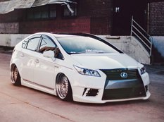 Toyota Prius примеряла на себя роскошный VIP-тюнинг