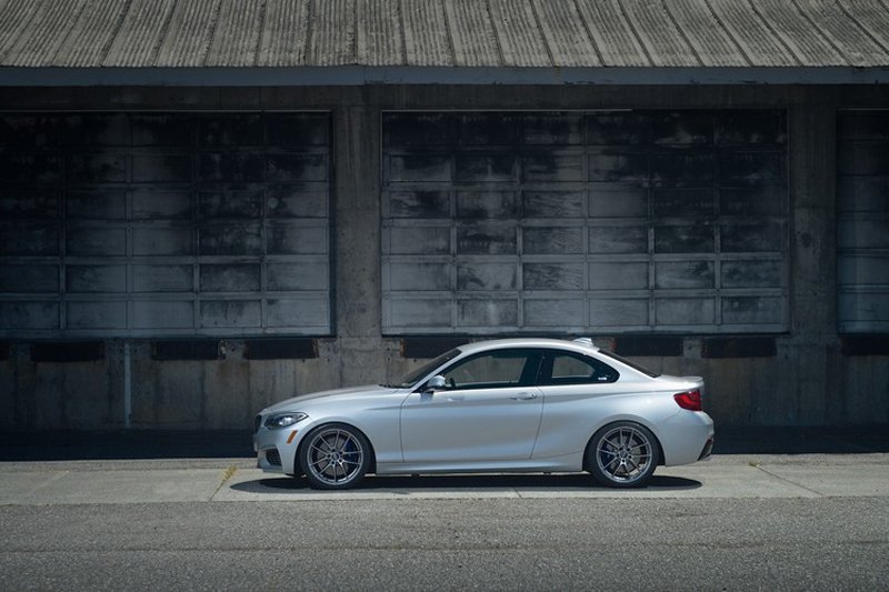 BMW 228i M Sport Coupe в легкой послепродажной настройке из США