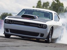 Dodge Challenger Drag Pak оснастили 7,0-литровым двигателем