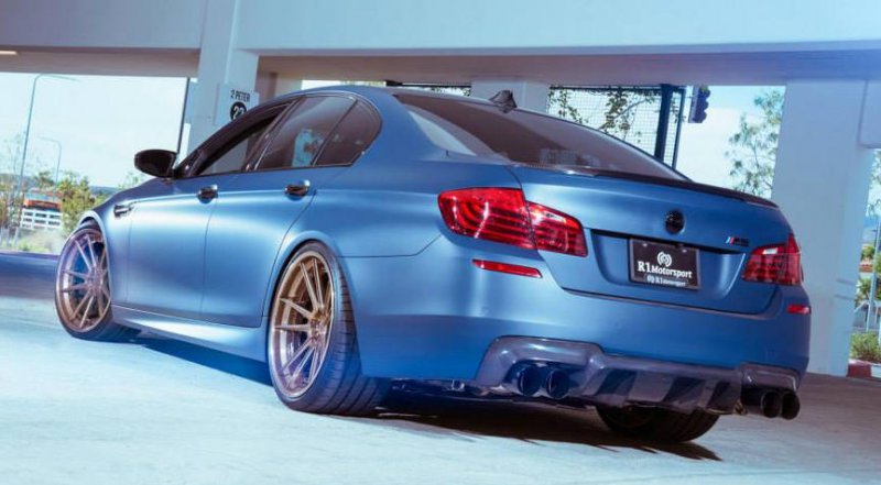 BMW M5 F10 в исполнении R1 Motorsport