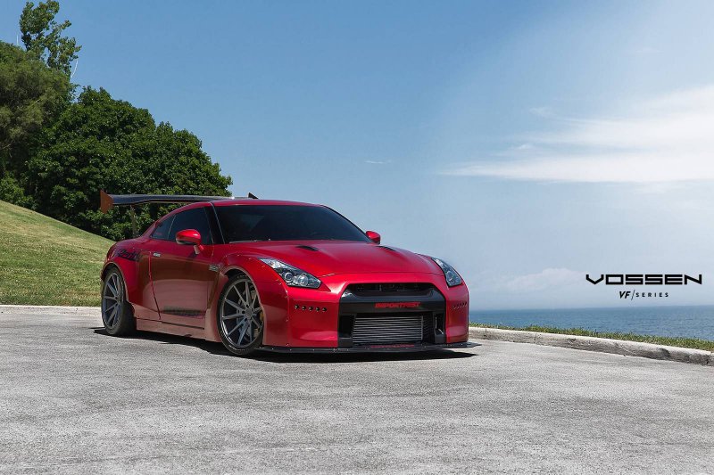 Nissan GT-R в обвесе Rocket Bunny на дисках Vossen Wheels