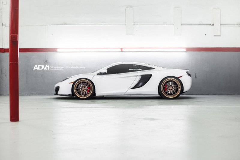 McLaren MP4-12C в послепродажной настройке Fabspeed