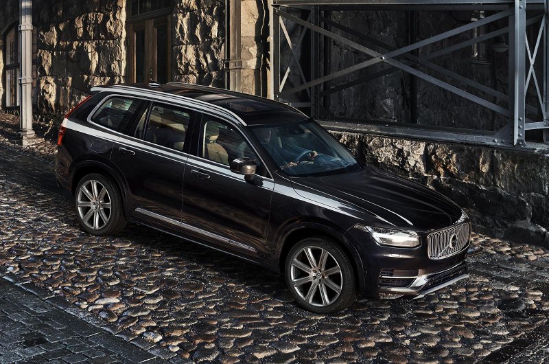 Volvo официально рассекретил второе поколение XC90