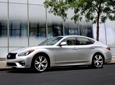 Европейская версия Infiniti Q70 2015 получит двигатель Mercedes