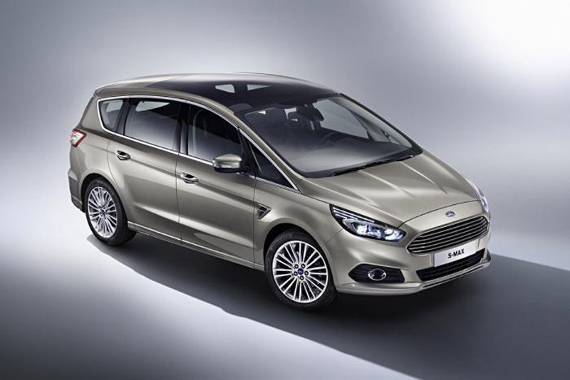 Ford S-Max второго поколения стал более стильным и спортивным