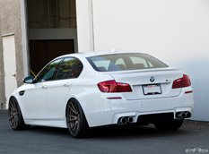 Заниженный BMW M5 (F10) от European Auto Source