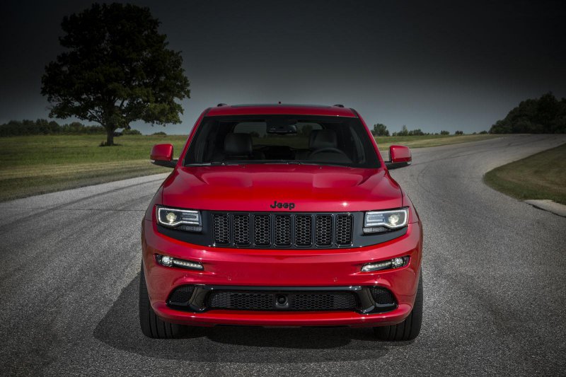 Jeep Grand Cherokee SRT 2015 стал немного мощнее