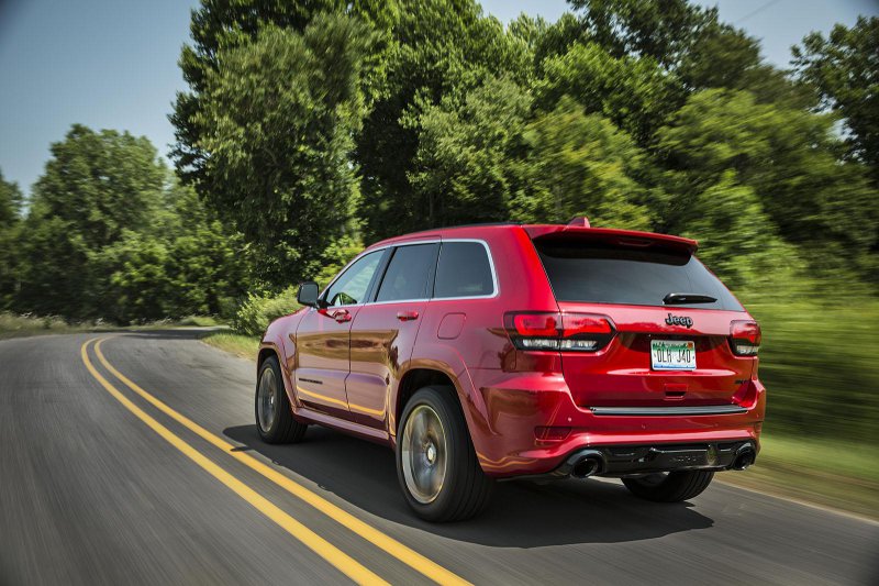 Jeep Grand Cherokee SRT 2015 стал немного мощнее