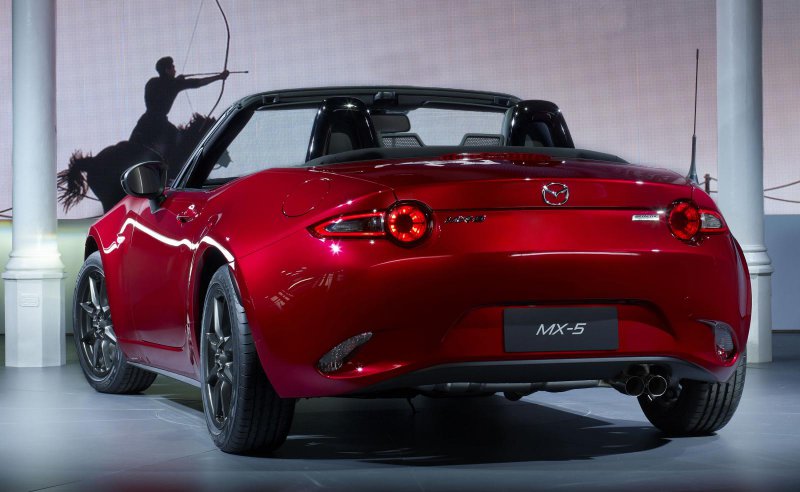 Mazda представила новое поколение родстера MX-5