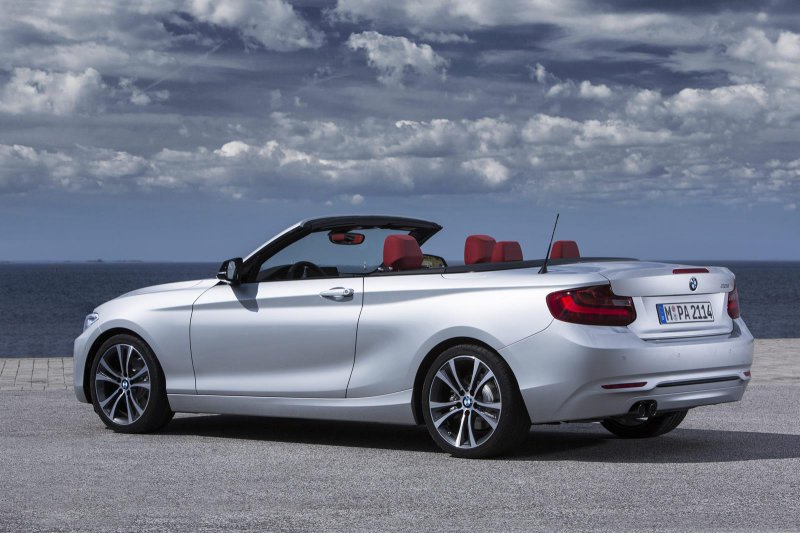 BMW презентовал самый маленький кабриолет 2-Series Convertible