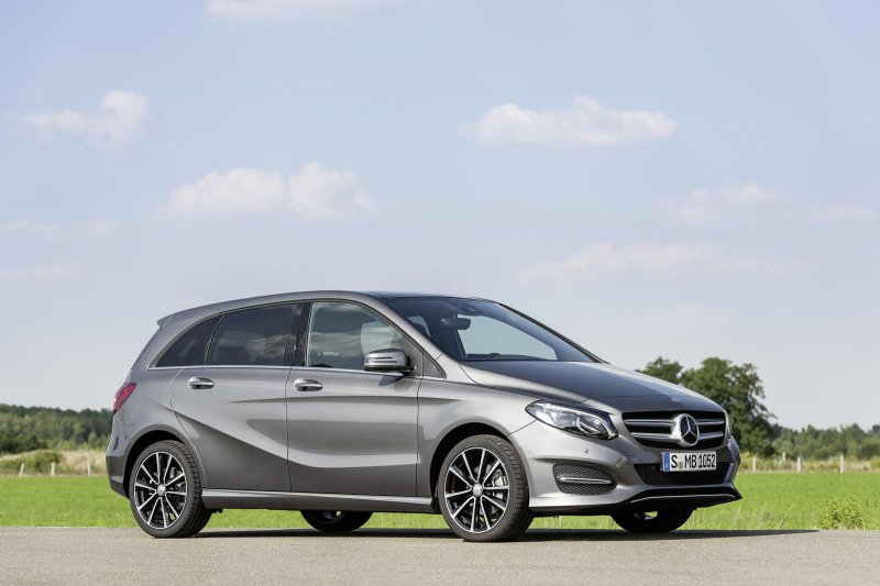 Mercedes-Benz обновил компактную семейную модель B-Class