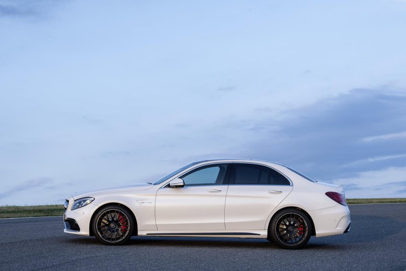 Mercedes презентовал «заряженные» версии C63 AMG и C63 AMG S