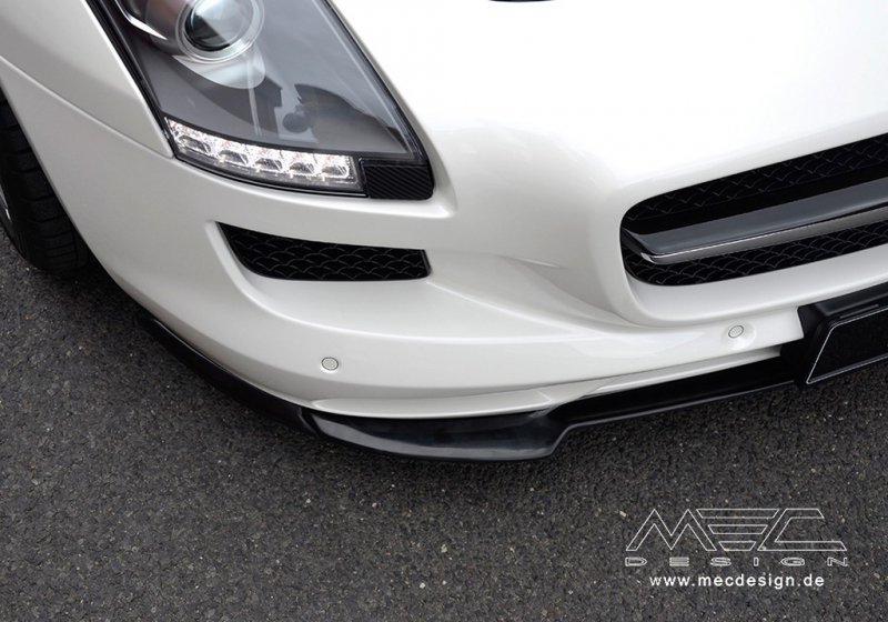 Mercedes SLS AMG Roadster в легком обвесе MEC Design