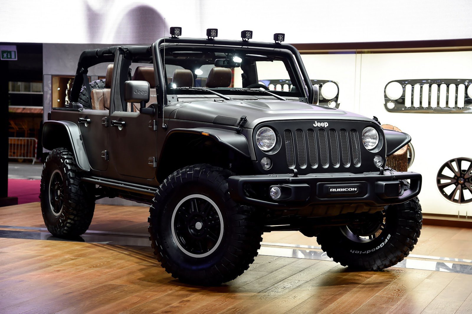 Париж 2014: Jeep Unlimited Rubicon Stealth – эксклюзивный концепт »  Автомобили и тюнинг