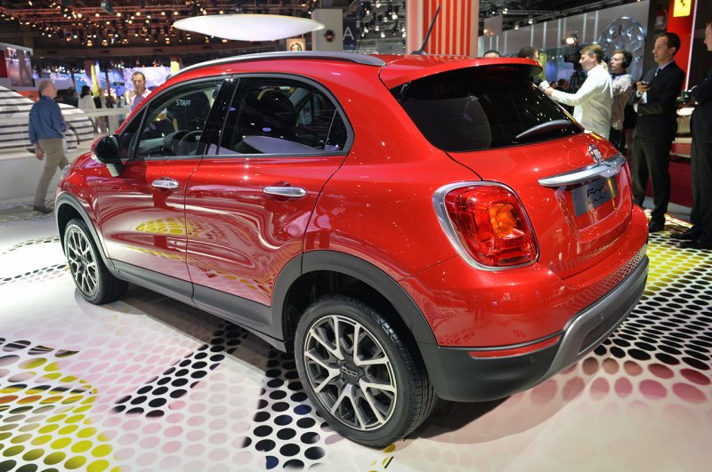 Париж 2014: FIAT показал миниатюрный кроссовер 500X