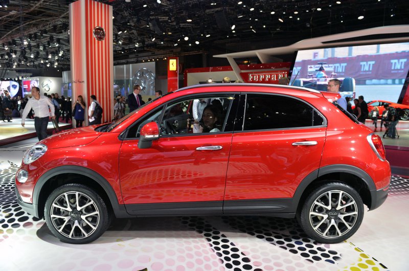 Париж 2014: FIAT показал миниатюрный кроссовер 500X