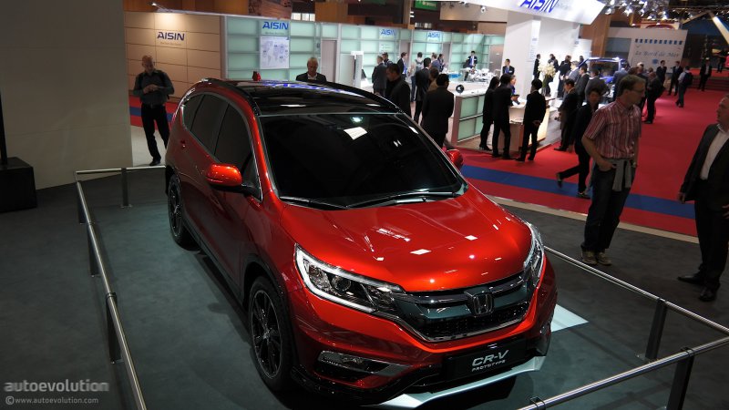 Париж 2014: Honda показала прототип обновленного кроссовера CR-V