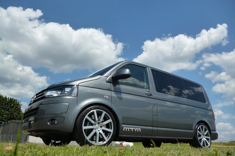 MTM построил «заряженный» фургон T400 на основе  VW T5 Multivan