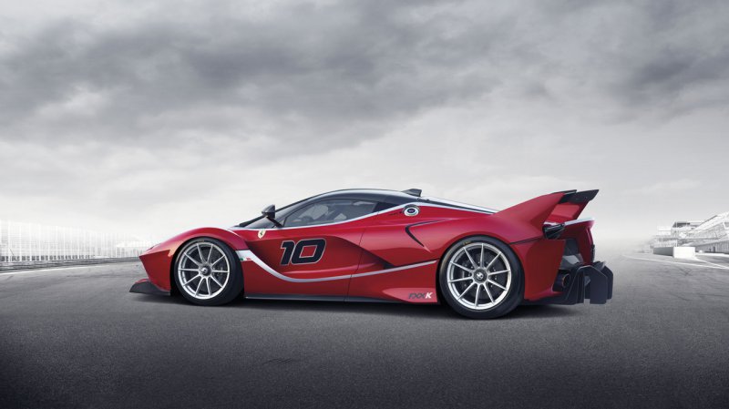 Компания Ferrari за несколько дней распродала гиперкары FXX K