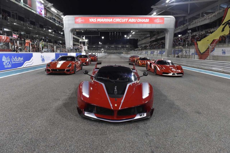 Компания Ferrari за несколько дней распродала гиперкары FXX K