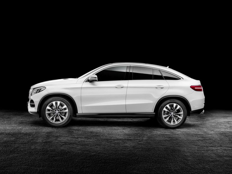 Mercedes-Benz рассекретил новый кроссовер GLE Coupe